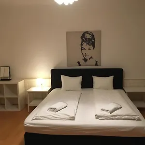  Homestay Zuerizimmer